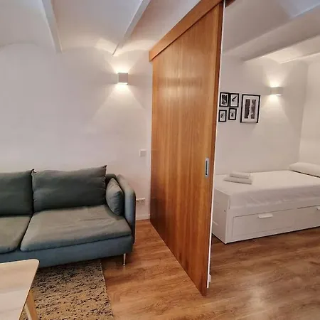 Cathedral Apartment *
